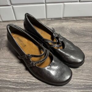 Naot Metallic Pewter Leather Double Strap Mary Jane Rhinestone Buckle Heels 38 7